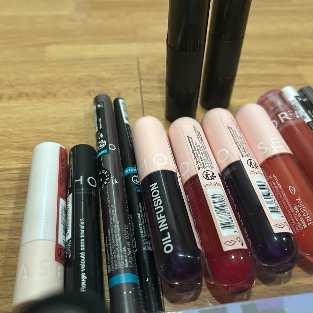 Sephora Makeup 40 pc bundle lipstick,lipgloss palette mascara +12 free masks - Picture 9 of 16